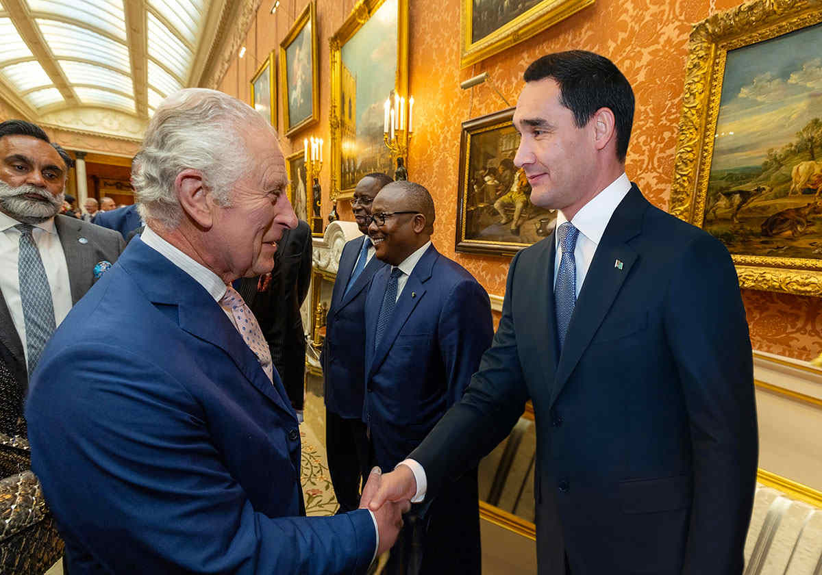 Türkmenistanyň Prezidenti Beýik Britaniýanyň we Demirgazyk Irlandiýanyň Birleşen Patyşalygynyň Patyşasyna täç geýdirmek dabarasyna gatnaşdy