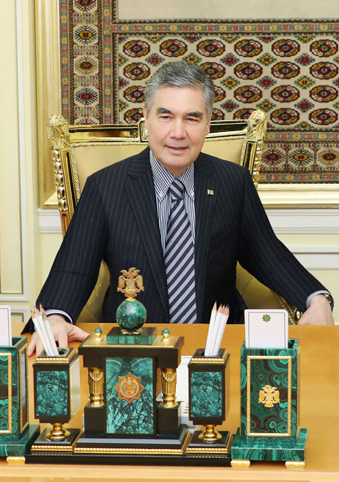 Türkmenistanyň Prezidenti birnäçe pudaklary ösdürmek meseleleri boýunça maslahat geçirdi