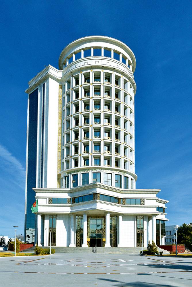 Türkmenistanyň Prezidenti elektroenergetika pudagyny ösdürmek boýunça iş maslahatyny geçirdi