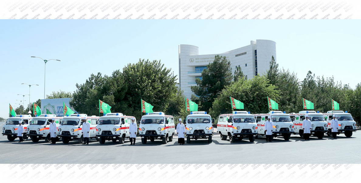 Türkmenistanyň Prezidenti Mary welaýatynyň hassahanalarynyň çagalar bölümleri üçin niýetlenen «Tiz kömek» awtoulaglaryny gowşurdy