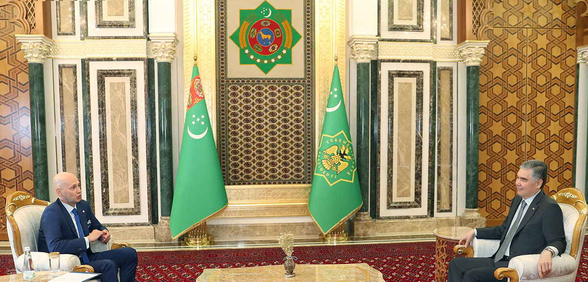 Türkmenistanyň Prezidenti «Mir» döwletara teleradiokompaniýasynyň žurnalisti bilen söhbetdeş boldy