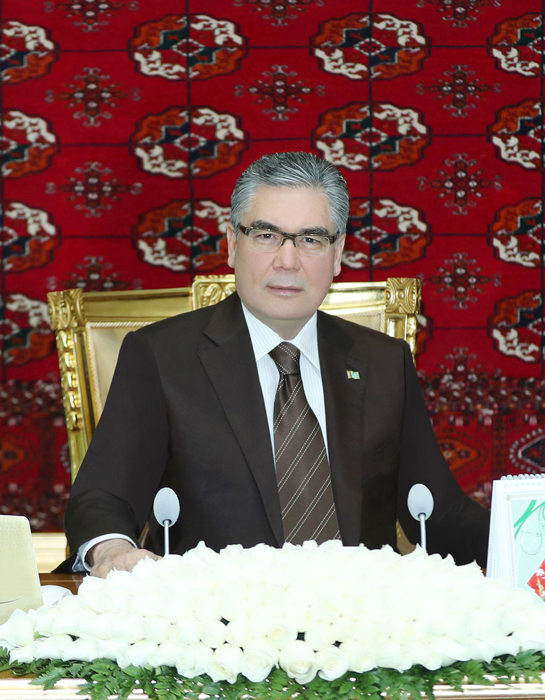 Türkmenistanyň Prezidenti senagat - kommunikasiýa toplumyny ösdürmek boýunça maslahat geçirdi