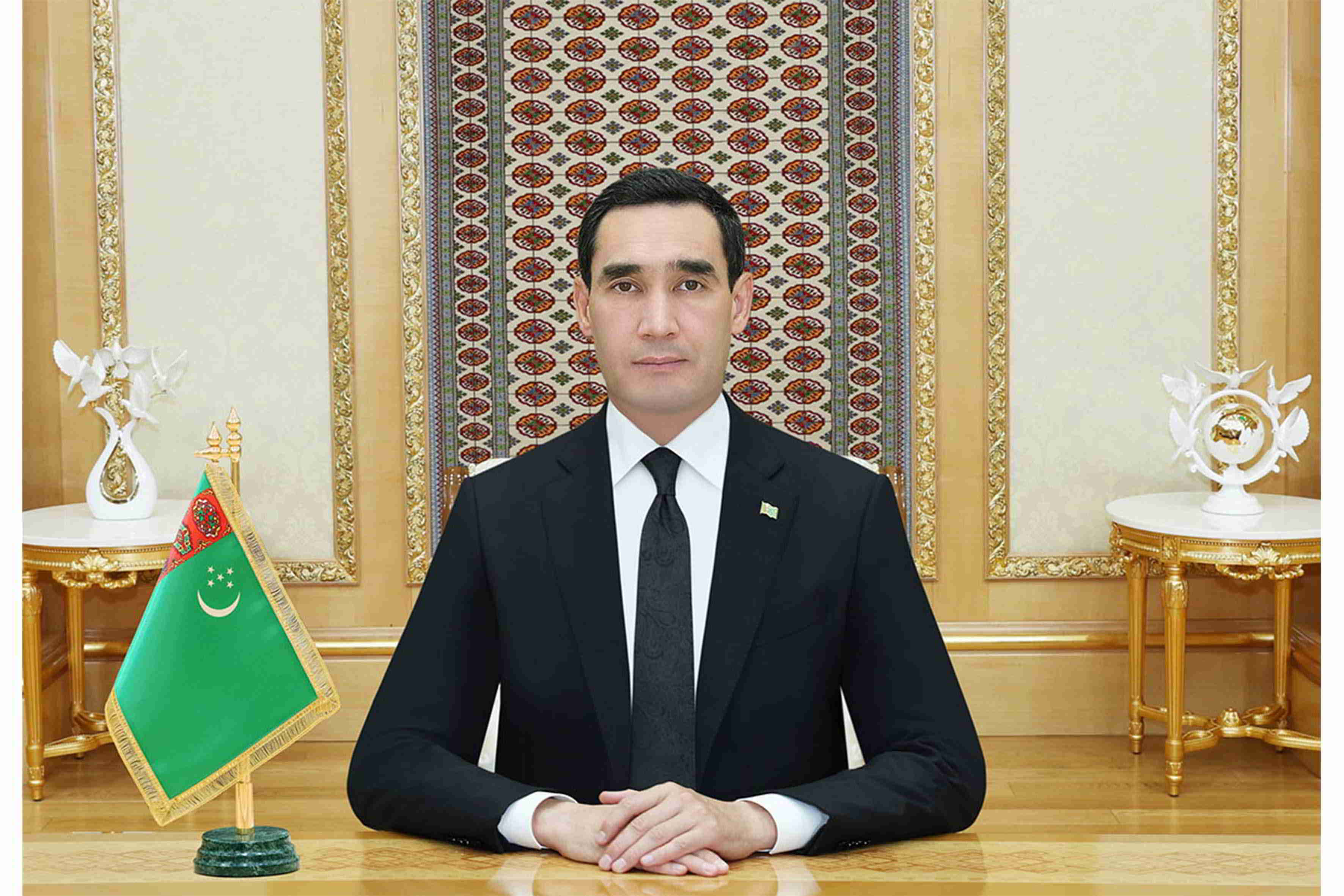 Türkmenistanyň Prezidenti Täjigistan Respublikasynyň Prezidentini gutlady