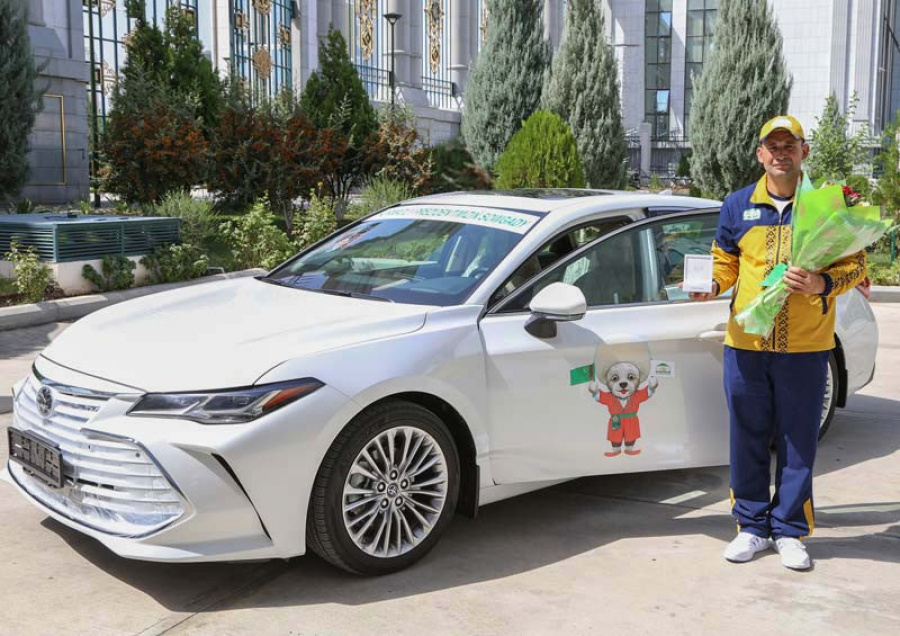 Üstünligimi milli goşunyma bagyşlaýaryn!