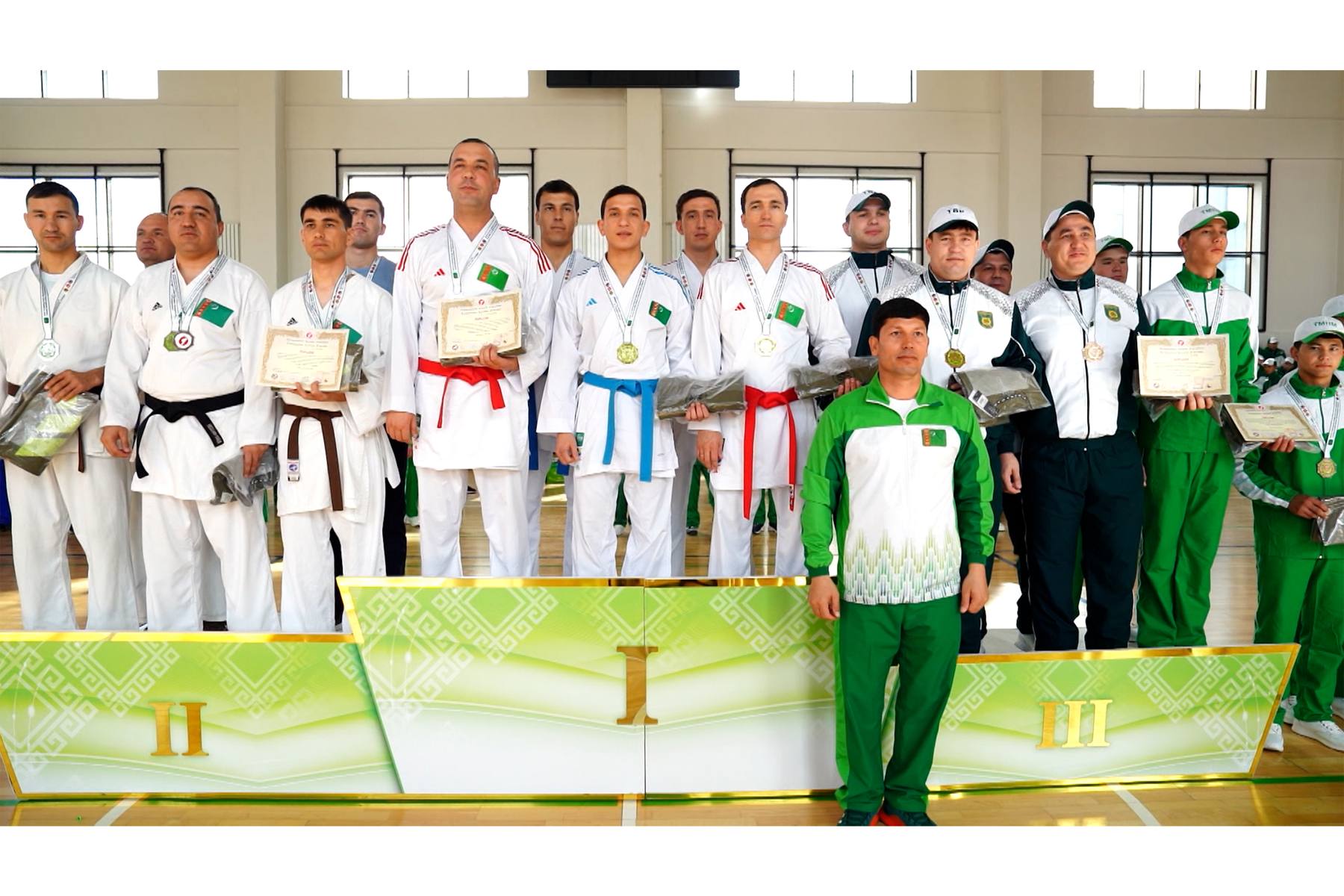 Watan goragçylarynyň güni mynasybetli geçirilen sport ýaryşlarynyň ýeňijileri sylaglanyldy