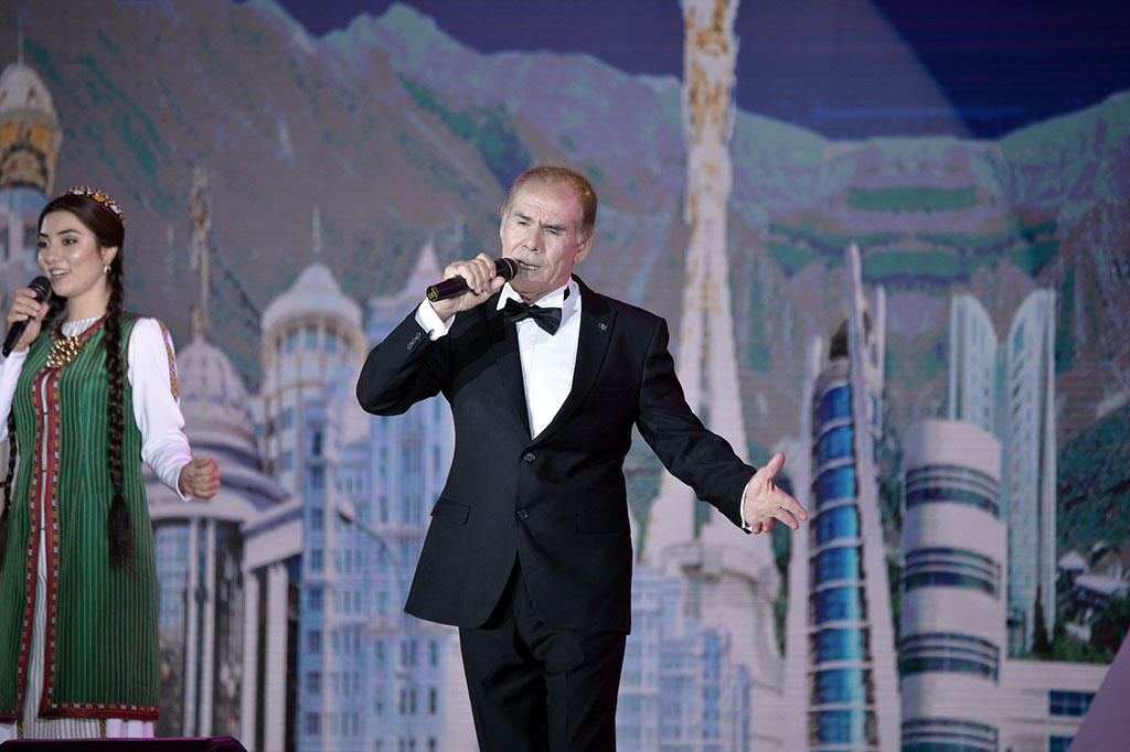 Watanymyzyň şanyna aýdym-sazly dabara