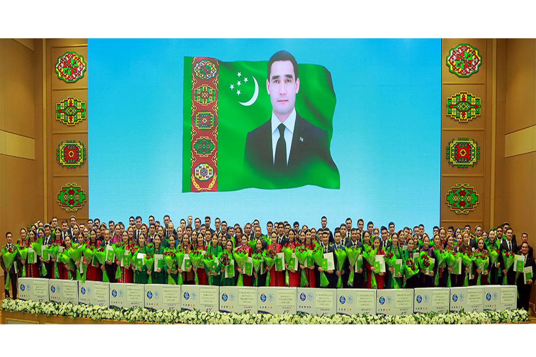 Ýaşlar baýragy gowşuryldy