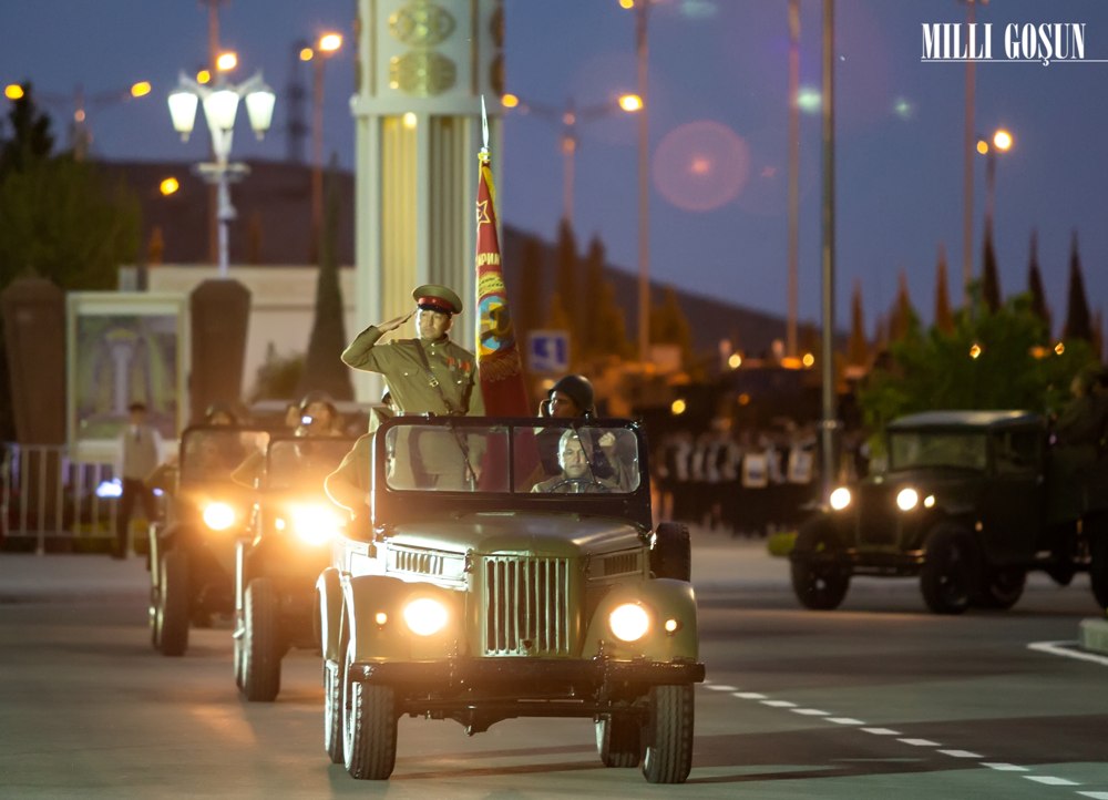 Ýeňiş getiren harby tehnikalar dabaraly harby ýörişde