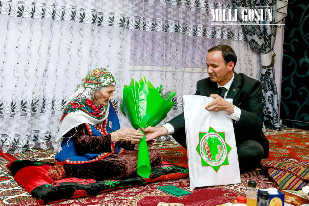 Ýeňişli günleriň ýalkymy