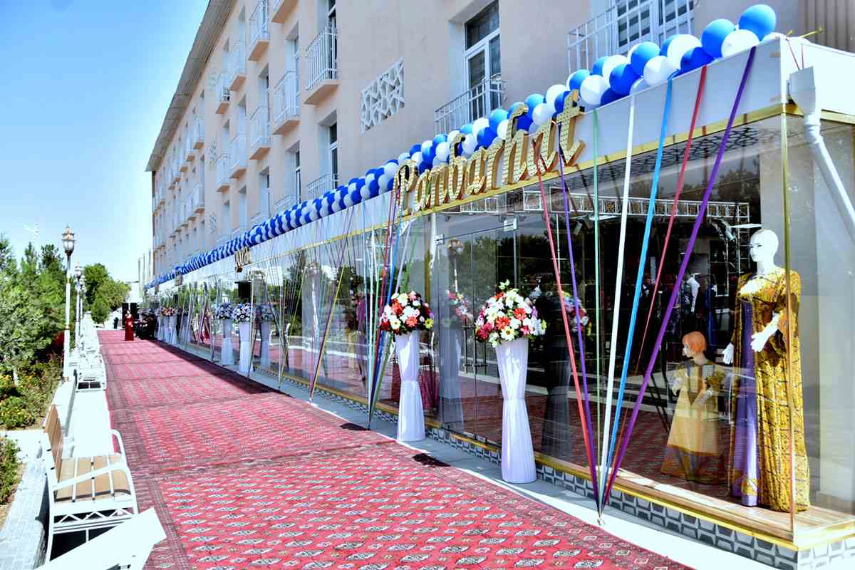 Ýokary hilli, bäsdeşlige ukyply türkmen dokma önümleri