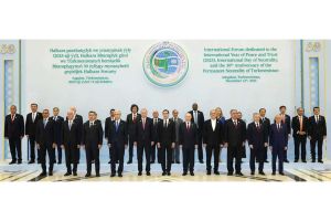 Aşgabatda hormatly Prezidentimiziň we Gahryman Arkadagymyzyň gatnaşmagynda ýokary derejeli halkara forum geçirildi