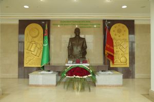 Beýik şahsyýeti hormatlap