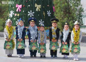 Çagalar baglarynda Täze ýyl baýramçylygy