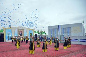 Döwrebap şertler: awtoulaglaryň gurat bolmagy ugrunda