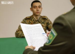 Harby psihologlar ýaş esgerleri psihologik testlerinden geçirýärler