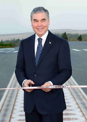 Hormatly Prezidentimiz Gurbanguly Berdimuhamedow baýramçylygyň öň ýanynda täze desganyň açylyş dabarasyna gatnaşdy