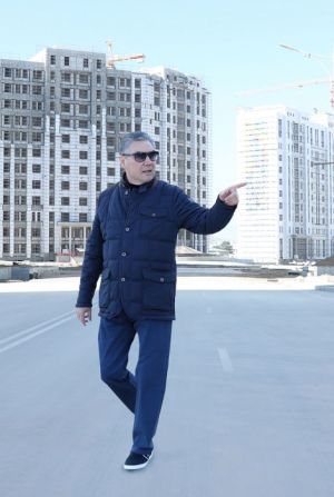 Hormatly Prezidentimiz Gurbanguly Berdimuhamedow paýtagtymyz boýunça iş saparyny amala aşyrdy