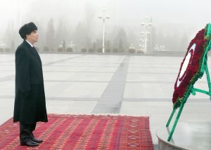 Hormatly Prezidentimiz Gurbanguly Berdimuhamedow S.A.Nyýazowy hatyralamak çäresine gatnaşdy