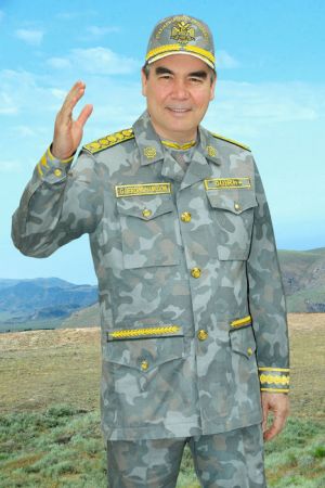 Hormatly Prezidentimiz Milli Goşunymyzyň söweşjeň taýýarlygynyň duýdansyz barlagyny geçirdi