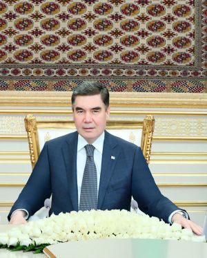 Hormatly Prezidentimiz paýtagtymyzy ösdürmegiň meseleleri boýunça iş maslahat geçirdi