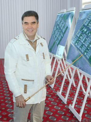 Hormatly Prezidentimiz paýtagtymyzy ösdürmegiň taslamalary bilen tanyşdy