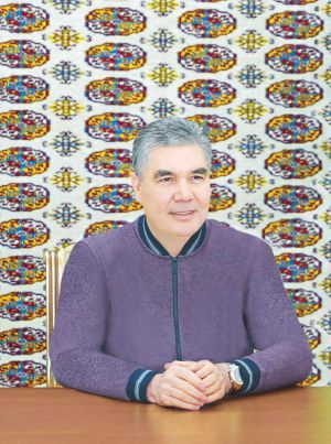 Hormatly Prezidentimiz Uçarmansyz uçýan enjamlaryň merkeziniň işi bilen tanyşdy