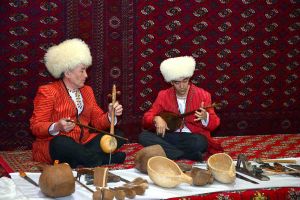 Mukamlar köşgünde dabara geçirildi