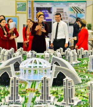 Pudaklaýyn halkara sergi we maslahat