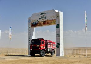 Ral­li-reý­de gat­na­şy­jy­lar “Al­tyn asyr” Türk­men kö­lü­ne gel­di­ler