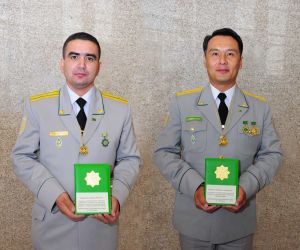 Şanly baýramda – Şa serpaýy