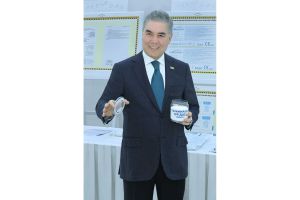 Türkmen halkynyň Milli Lideri Arkadag şäheriniň gurluşygynyň ikinji tapgyrynda alnyp barylýan işler bilen tanyşdy