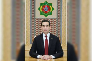 Türkmen halysynyň baýramy mynasybetli haly we haly önümleriniň sergisine hem-de Türkmen halyşynaslarynyň bütindünýä jemgyýetiniň XXVI mejlisine gatnaşyjylara