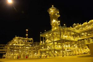 Türkmenabadyň himiýa zawodynyň binýadynda toplumlaýyn mineral dökünleriniň önümçiligi ýola goýlar