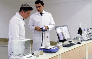 Türkmenistan ýaş hünärmenleri taýýarlamakda dünýä tejribesini ornaşdyrmagy çaltlandyrýar