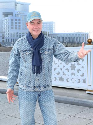 Türkmenistanyň Halk Maslahatynyň Başlygy paýtagtymyza we Ahal welaýatynyň Arkadag şäherine iş saparyny amala aşyrdy