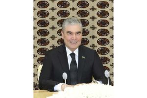 Türkmenistanyň Halk Maslahatynyň Prezidiumynyň mejlisi