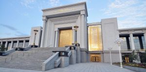 Türkmenistanyň Konstitusiýasynyň we Döwlet baýdagynyň hormatyna ylmy-amaly maslahat geçirildi