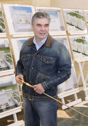 Türkmenistanyň Prezidenti paýtagtyň gurluşyk desgalaryndaky işler bilen tanyşdy