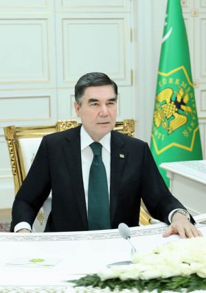 Türkmenistanyň Prezidenti sanly wideoaragatnaşyk arkaly iş maslahatyny geçirdi