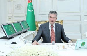 Türkmenistanyň Prezidenti sanly wideoaragatnaşyk arkaly iş maslahatyny geçirdi