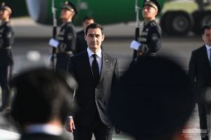 Türkmenistanyň Prezidenti ŞHG-niň sammitine hormatly myhman hökmünde gatnaşmak üçin Samarkanda bardy
