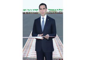 Türkmenistanyň Prezidenti täze önümçilik desgasynyň açylyş dabarasyna gatnaşdy