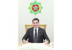 Türkmenistanyň Prezidenti watandaşlarymyzy Türkmenistanyň Konstitusiýasynyň we Türkmenistanyň Döwlet baýdagynyň güni bilen gutlady
