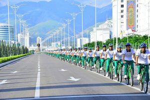 Welosiped sürüjiler täze dünýä rekordyny goýdy