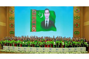 Ýaşlar baýragy gowşuryldy