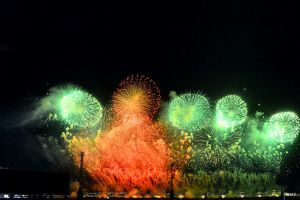 Yşyklar, dronlar, feýerwerkler baýramçylygy bezär