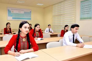 Ýurdumyzda ýokary we orta hünär okuw mekdeplerine giriş synaglary dowam edýär