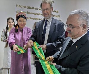 Ýurdumyzyň ilkinji hususy mikrobiologik barlaghanasy açyldy